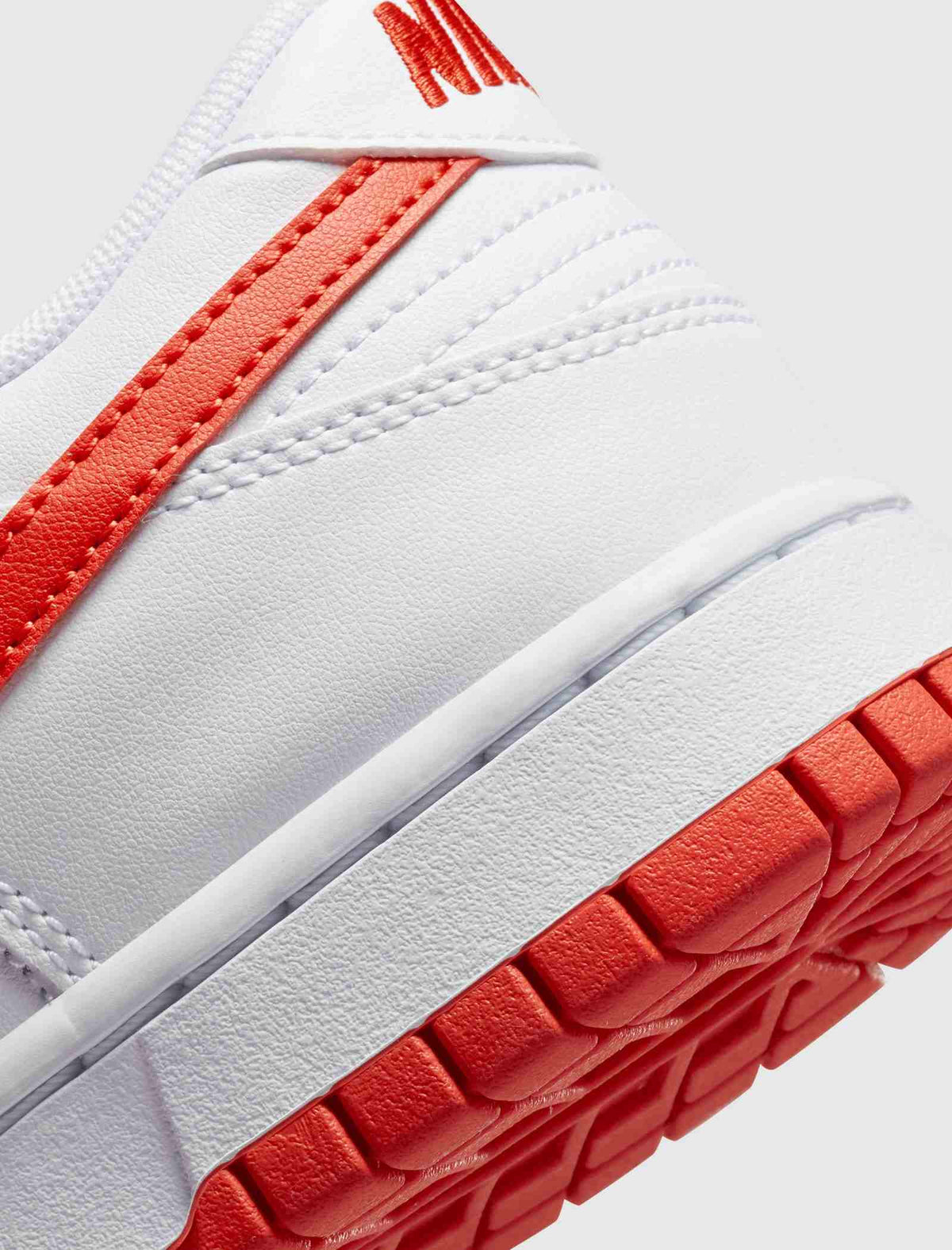 NlKE Dunk Low Picante Red