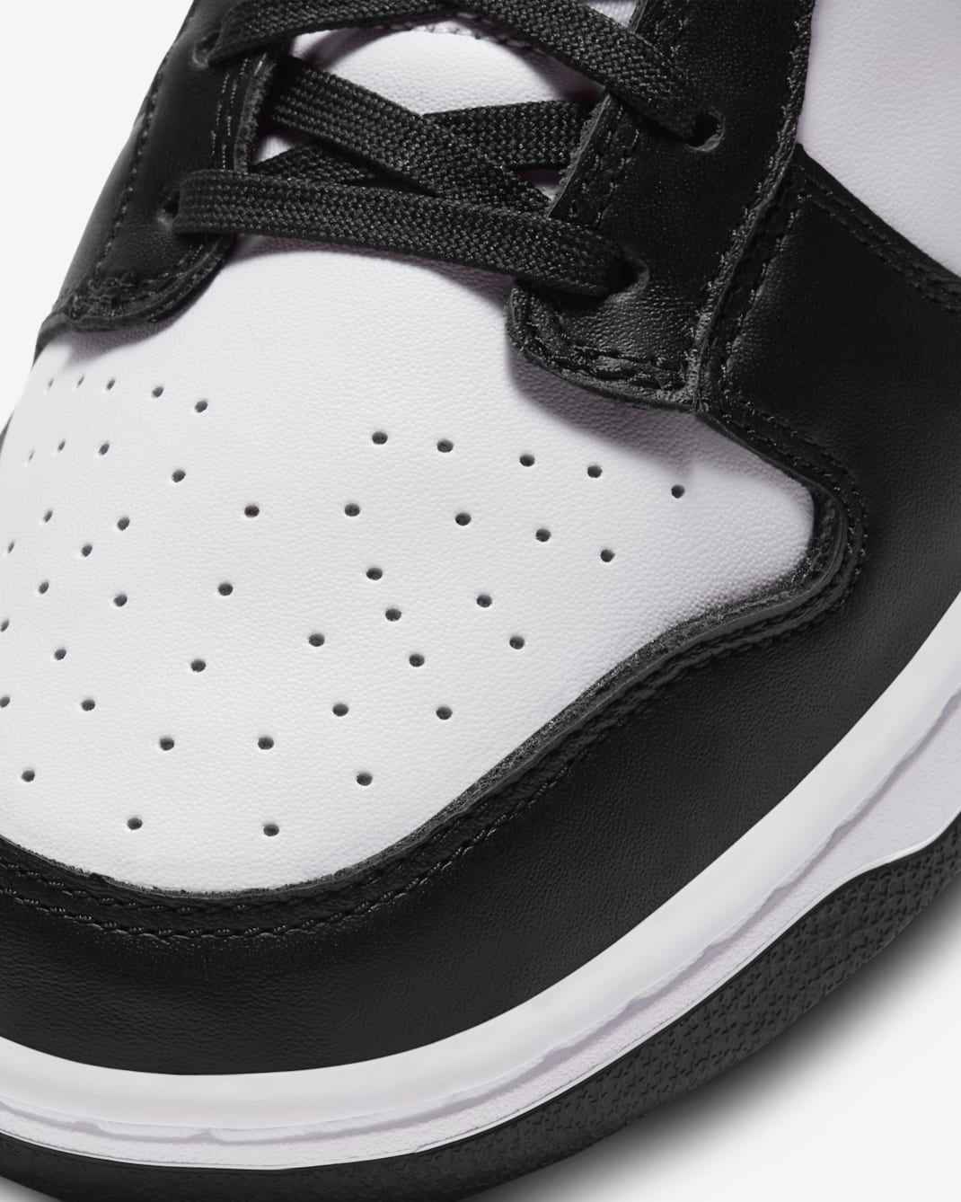 NlKE Dunk Low White & Black Panda
